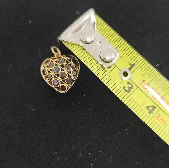 18k Gold & Sapphire Charm Pendant